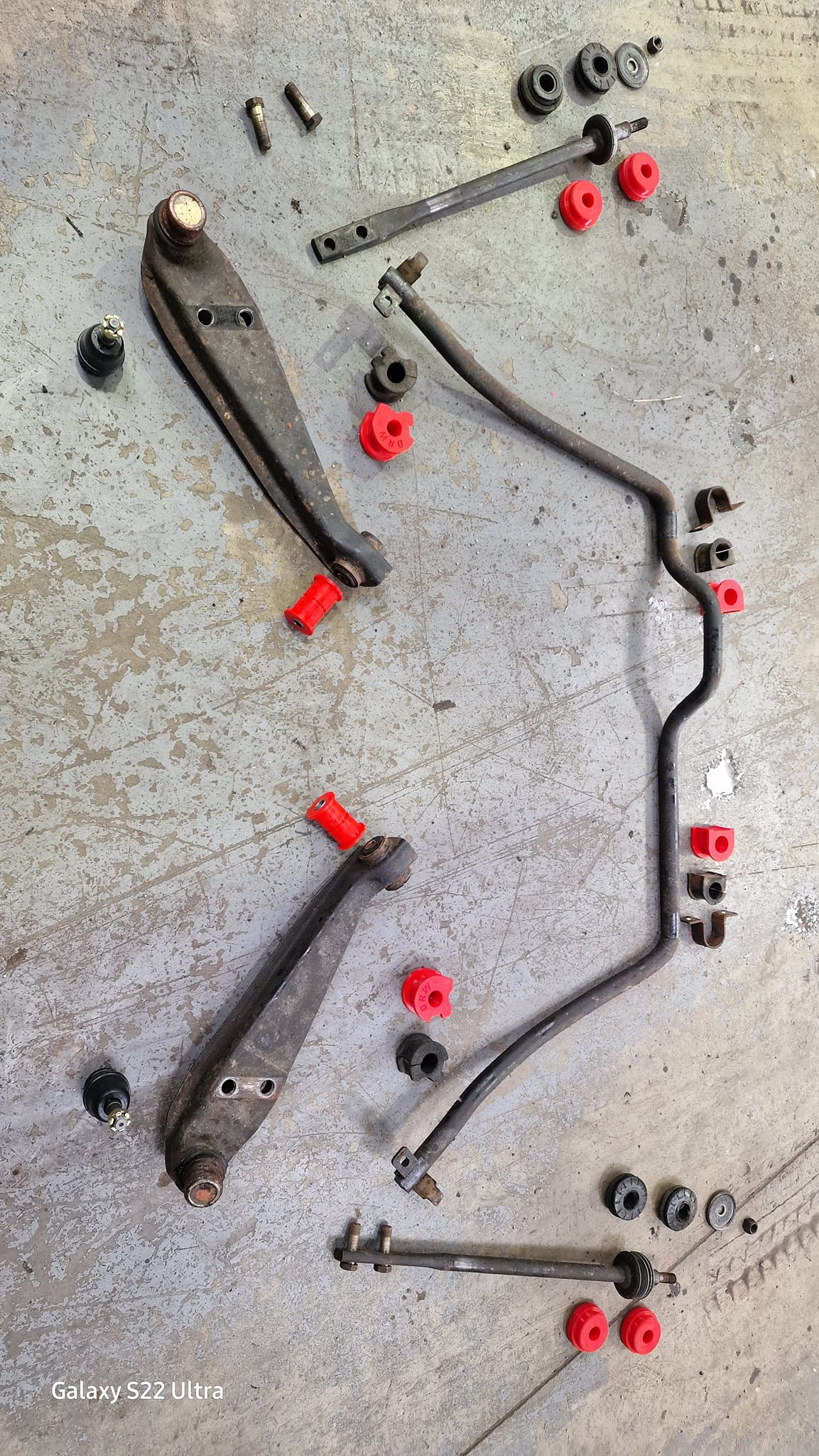 Photo may not depict the exact bushing set. See description for details