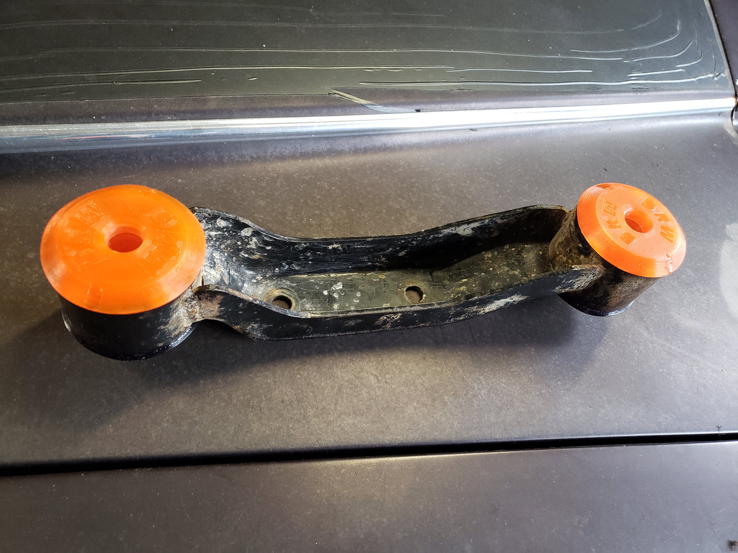 89'-94' Justy Rear Differential Mount Bushings