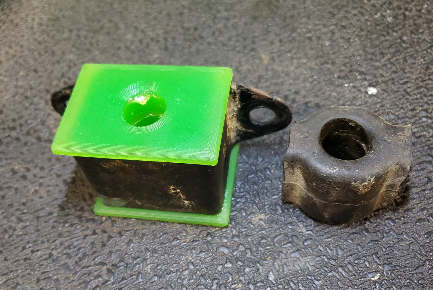 89'-94' Justy Square Shift Linkage Bushing